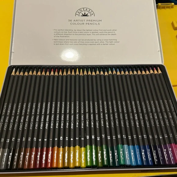 New Fantasía 36 Colored Pencils Set - Picture 3 of 6